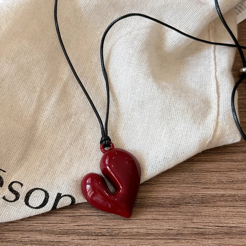 LATS Red Heart Pendant Necklac - Women'S Fashion In The 80S avis et prix