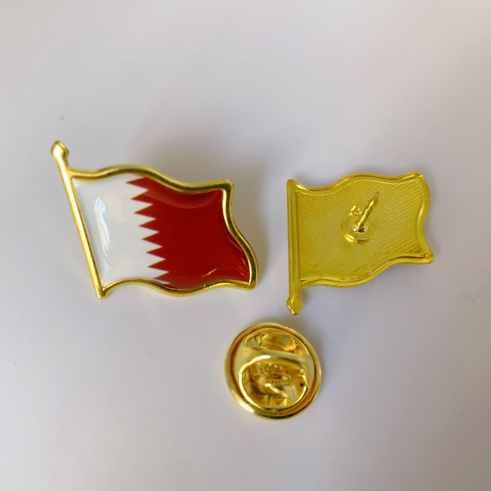 Qatar Flag Lapel Pin - Enamel  - Women Fashion Qatar avis et prix