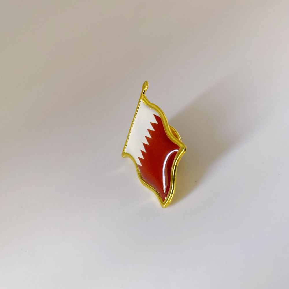 Qatar Flag Lapel Pin - Enamel  - Women Fashion Qatar avis et prix