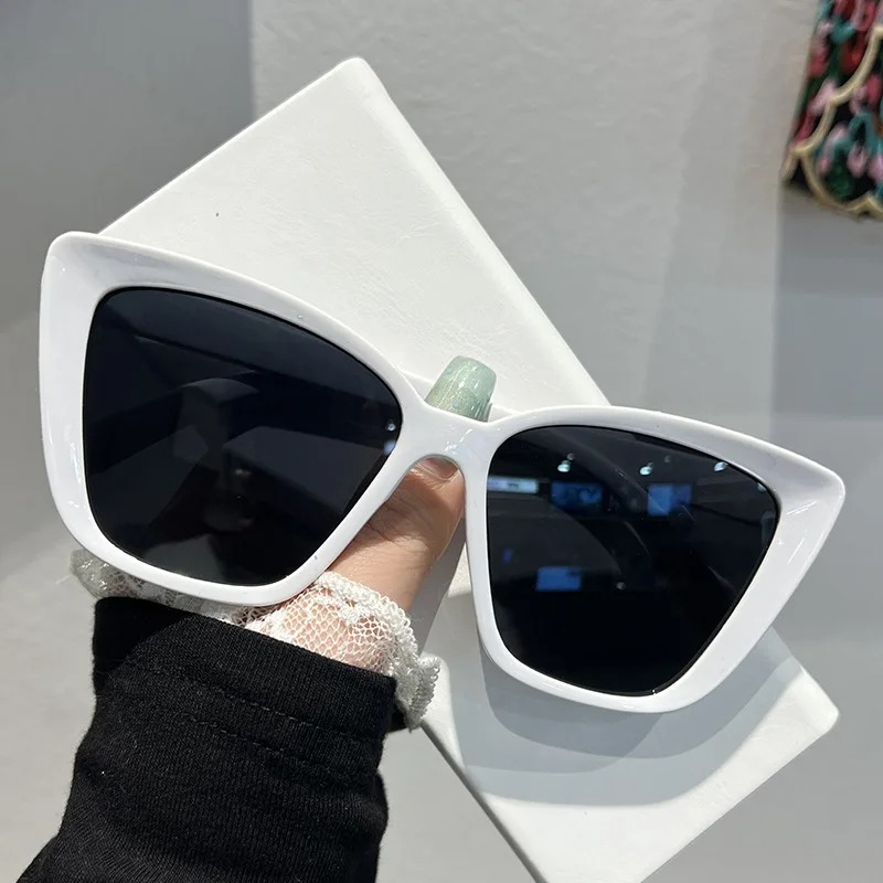 Trendy Cat Eye Sunglasses for  - Women Fashion Glasses avis et prix