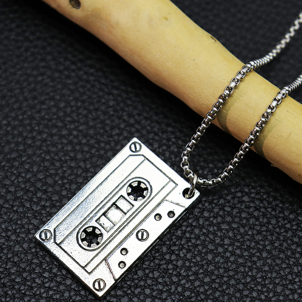 1pc Vintage Cassette Tape Pend - Women'S Fashion In The 80S avis et prix
